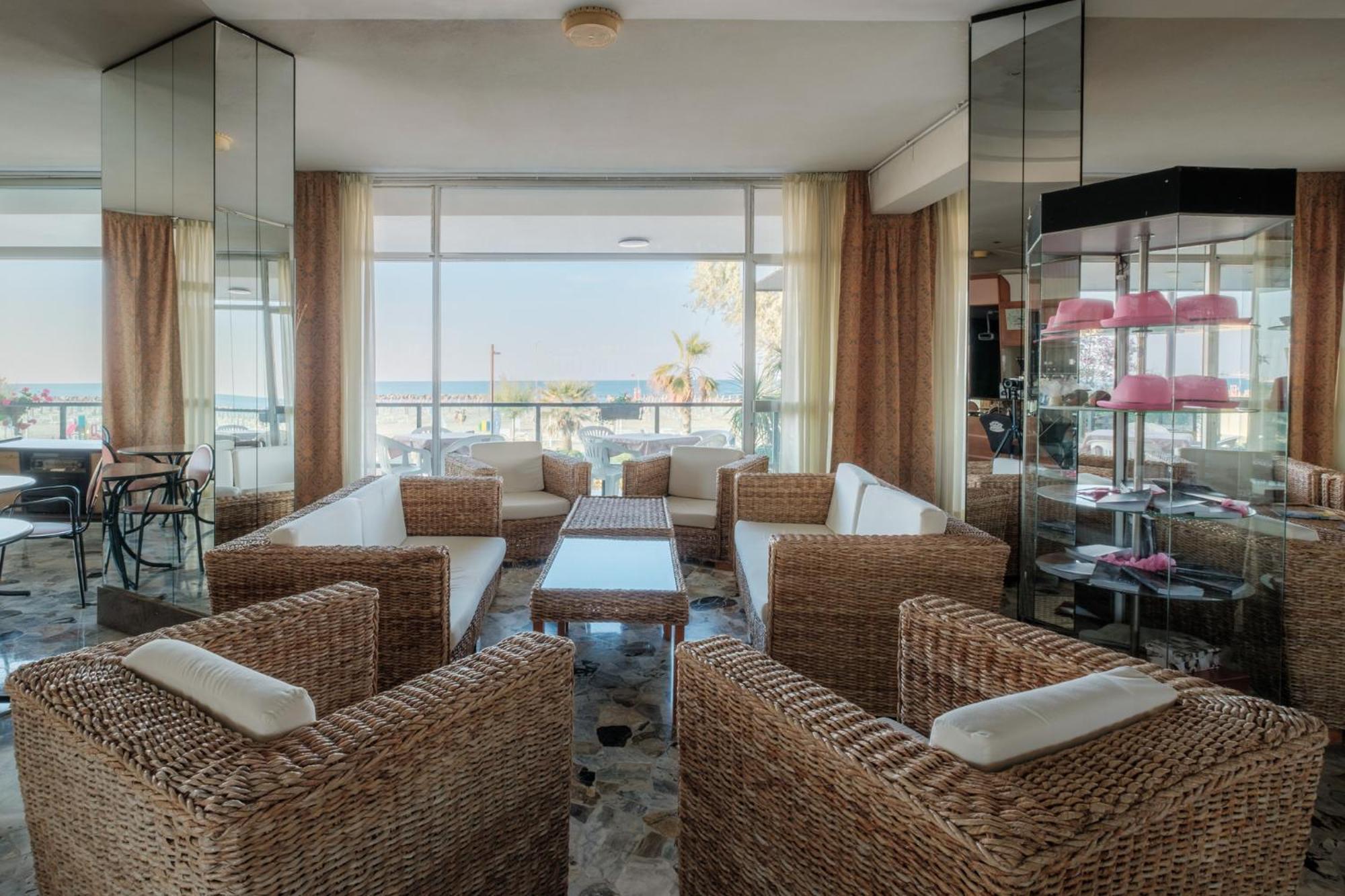 Hotel Crown Rimini Extérieur photo