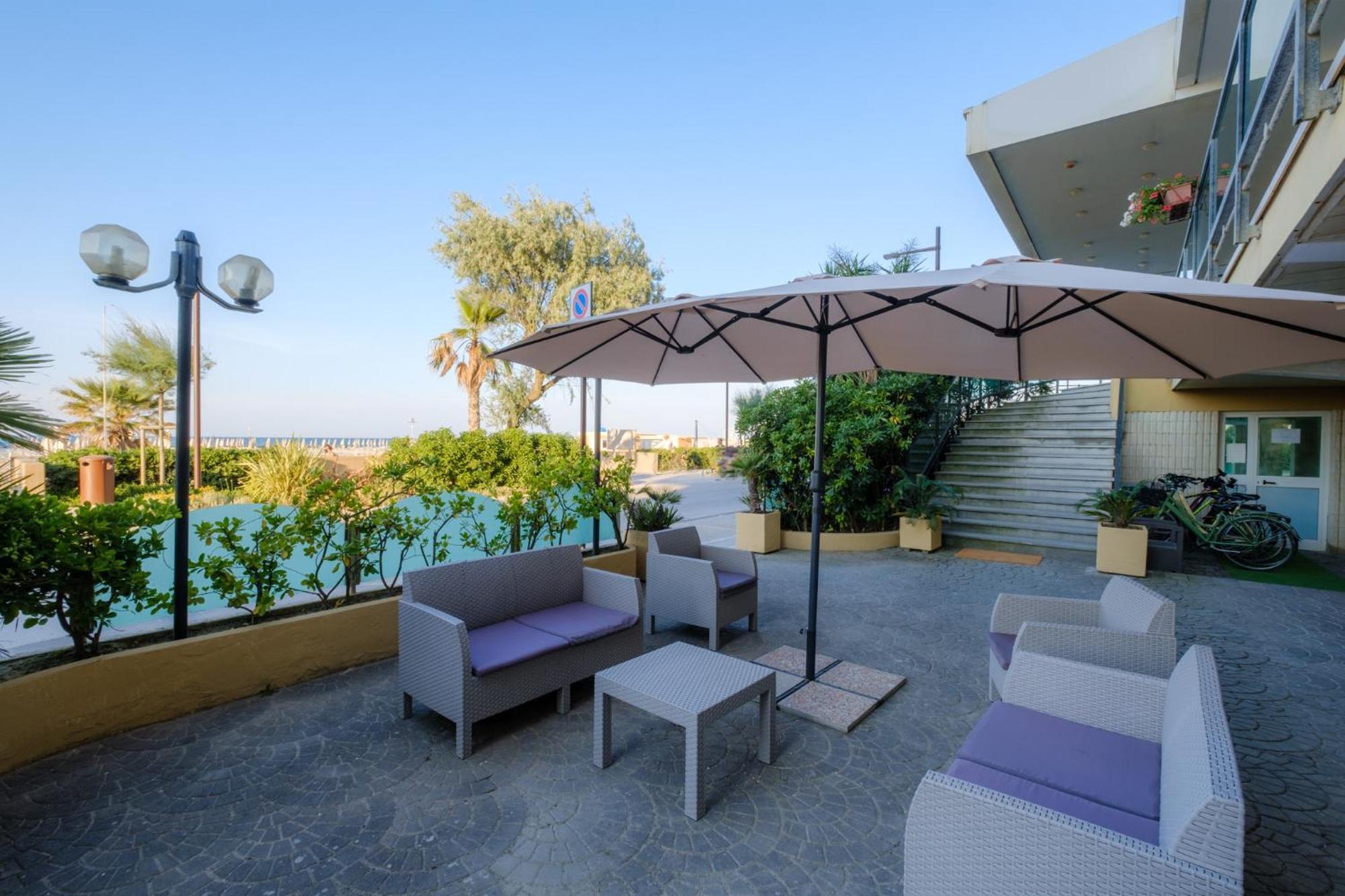 Hotel Crown Rimini Extérieur photo