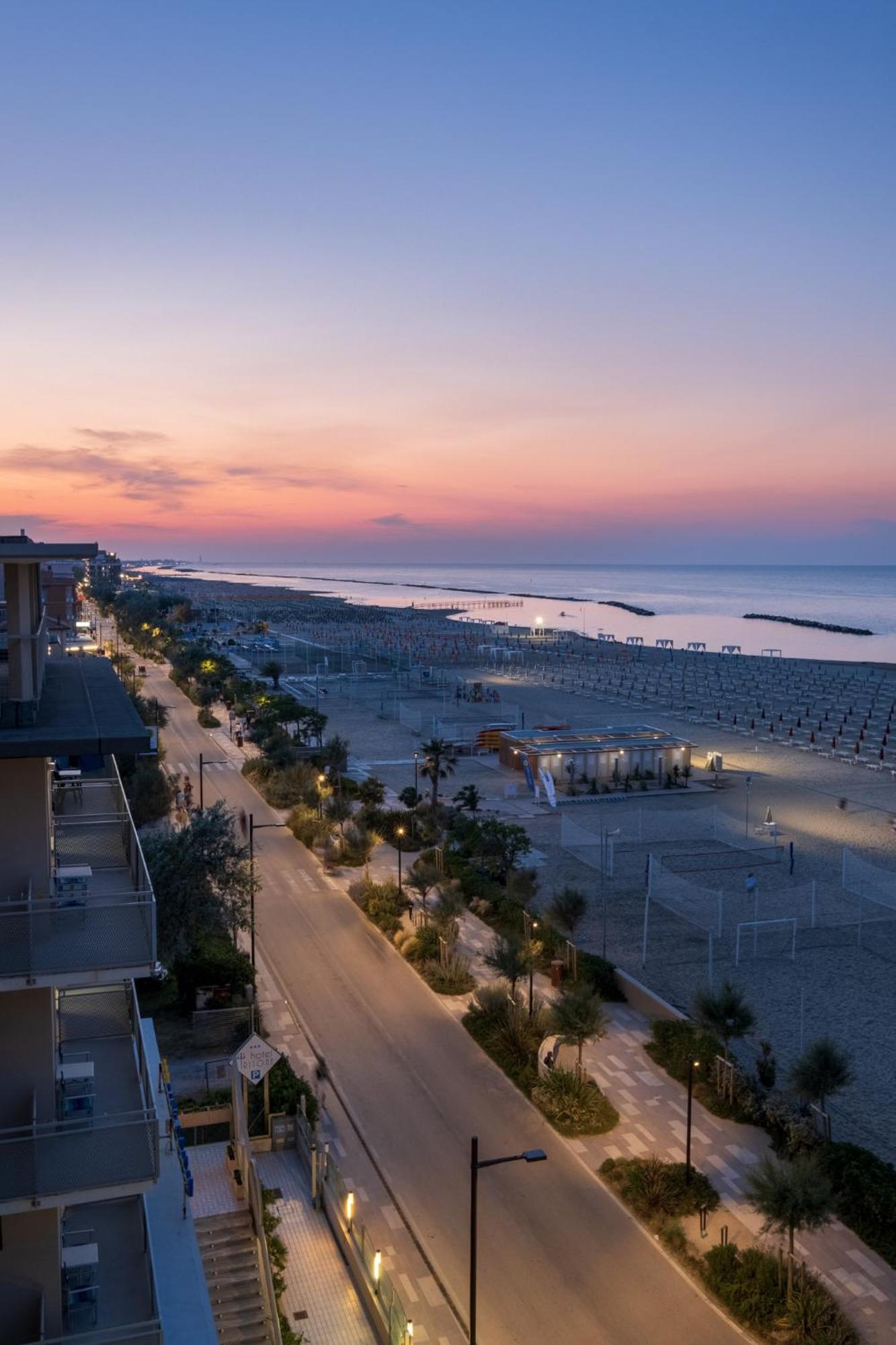Hotel Crown Rimini Extérieur photo