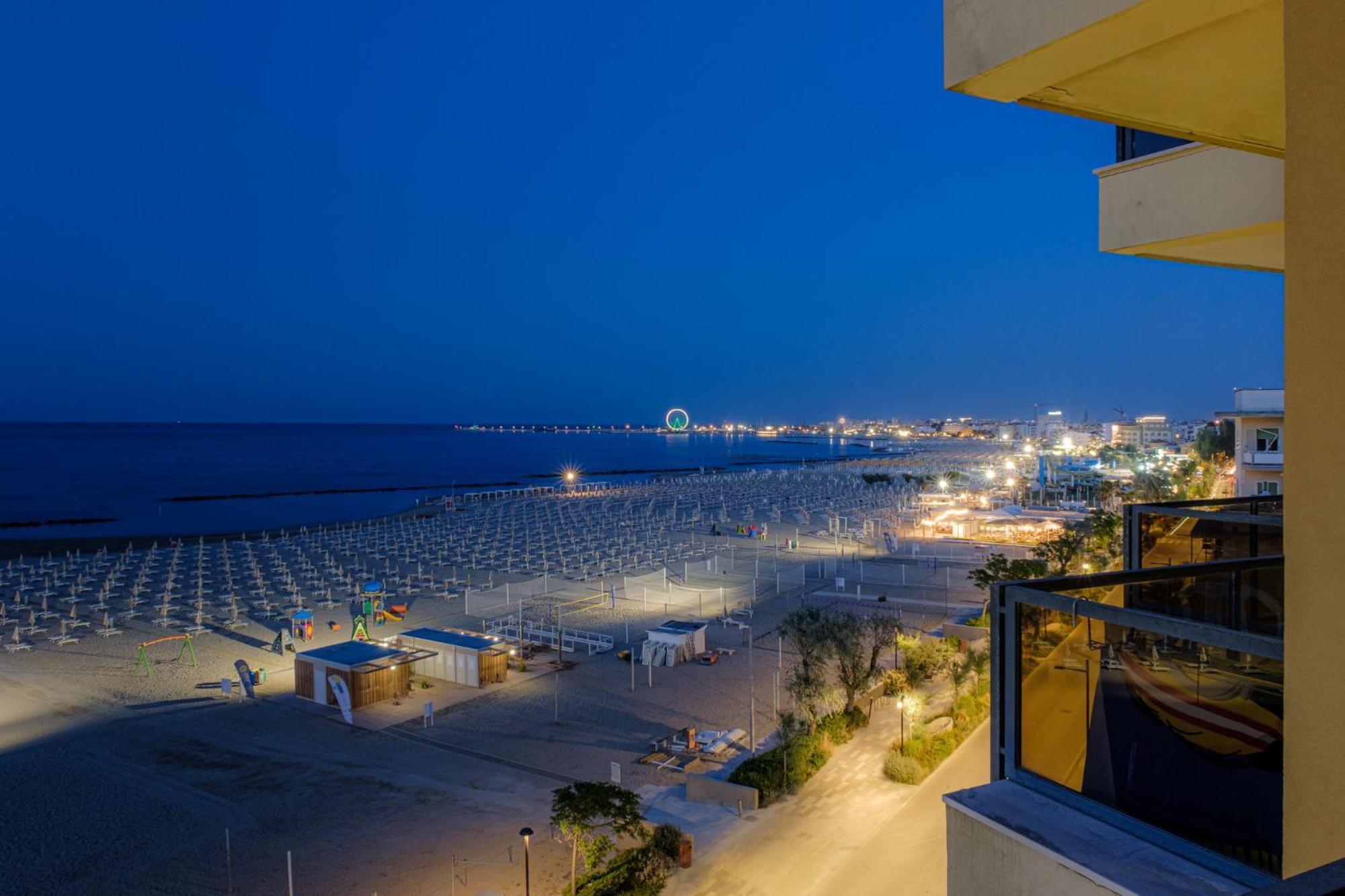 Hotel Crown Rimini Extérieur photo