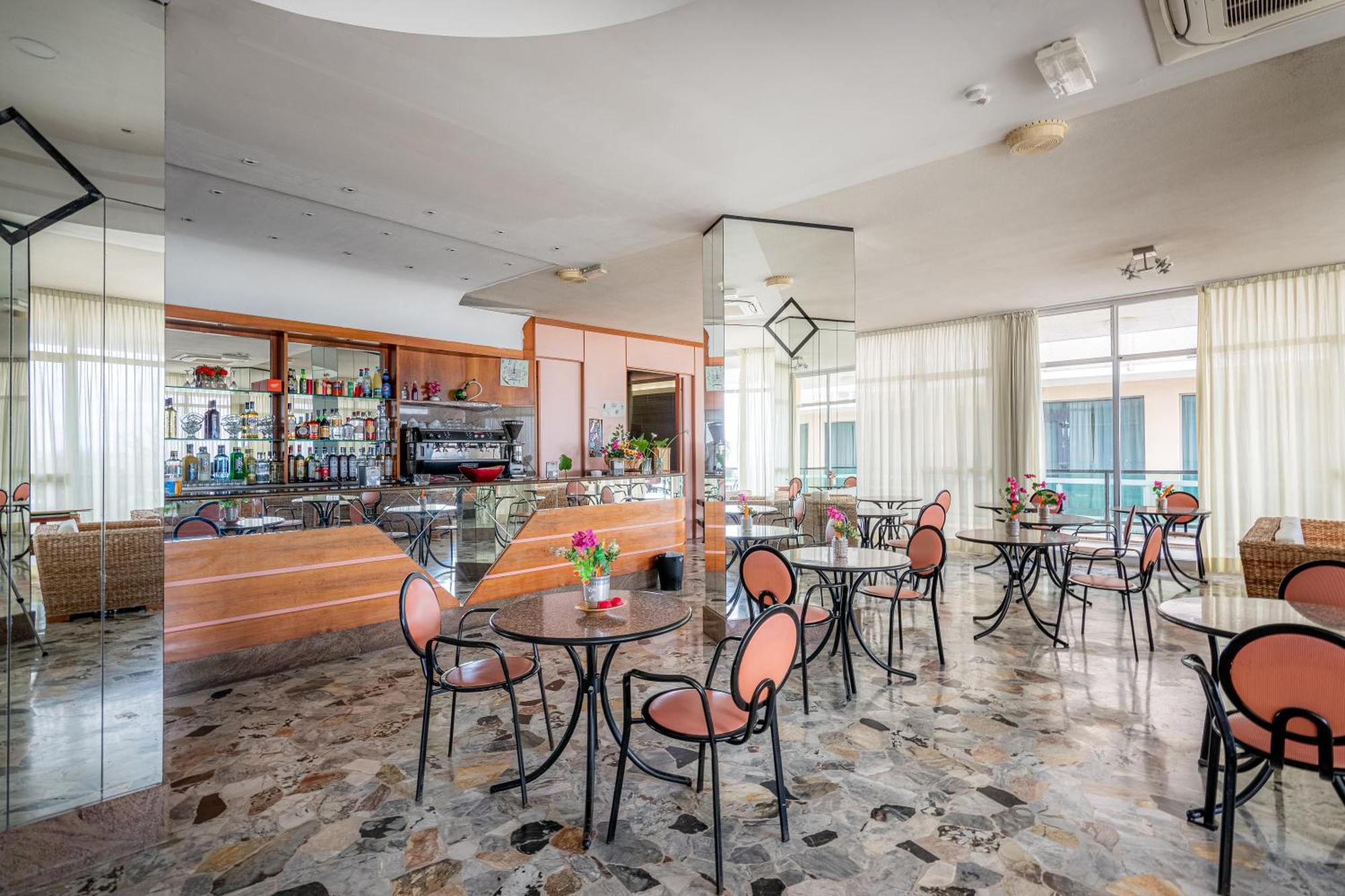 Hotel Crown Rimini Extérieur photo