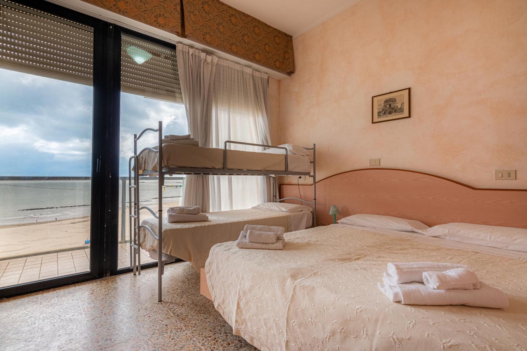 Hotel Crown Rimini Extérieur photo